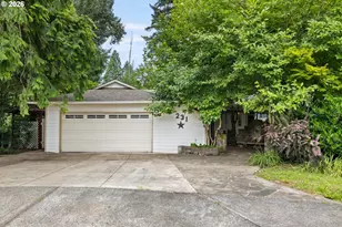 231 NE Scott Dr, Gresham, OR 97030 - Photo 2