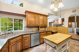 231 NE Scott Dr, Gresham, OR 97030 - Photo 16