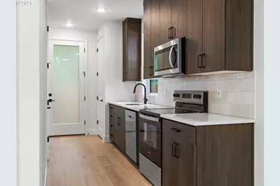 3221 SE 28th Ave #2, Portland, OR 97202 - Photo 4