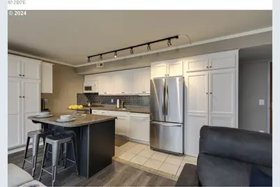 533 NE Holladay St #409, Portland, OR 97232 - Photo 4