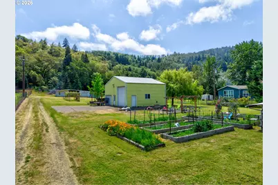 12589 Old Highway 99, Myrtle Creek, OR 97457 - Photo 8