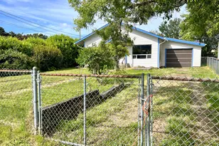 135 S 11th St, Lakeside, OR 97449 - Photo 2