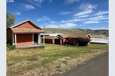 406 Ellsworth St, Fossil, OR 97830 - Photo 1