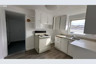 406 Ellsworth St, Fossil, OR 97830 - Photo 8