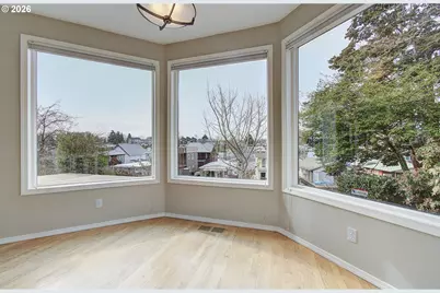 230 N Lotus Isle Dr, Portland, OR 97217 - Photo 26