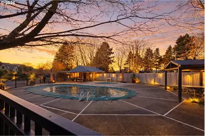 230 N Lotus Isle Dr, Portland, OR 97217 - Photo 6