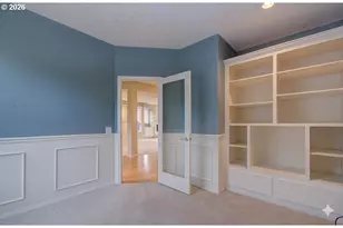230 N Lotus Isle Dr, Portland, OR 97217 - Photo 14