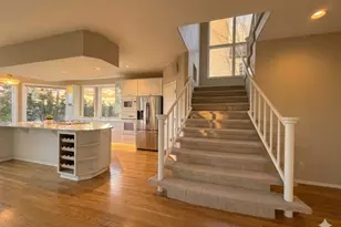 230 N Lotus Isle Dr, Portland, OR 97217 - Photo 8