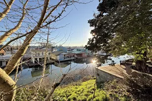 230 N Lotus Isle Dr, Portland, OR 97217 - Photo 48