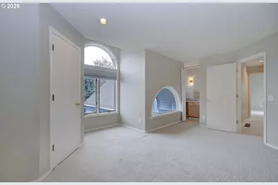 230 N Lotus Isle Dr, Portland, OR 97217 - Photo 38