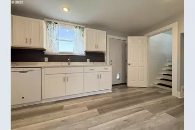 318 Willamette St, Oregon City, OR 97045 - Photo 16