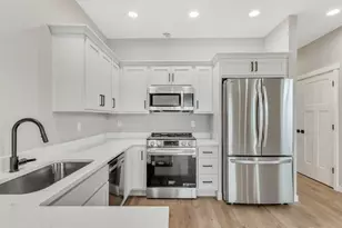 120 SW Alder Ct, Warrenton, OR 97146 - Photo 12