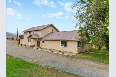 1405 17th St, Baker City, OR 97814 - Photo 2