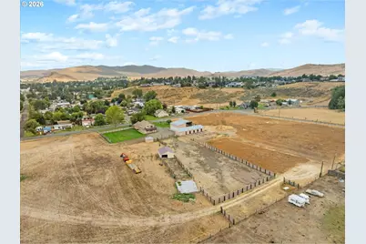 1405 17th St, Baker City, OR 97814 - Photo 8