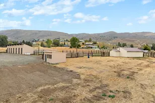 1405 17th St, Baker City, OR 97814 - Photo 6