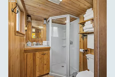 23060 E Wallace Ave, Welches, OR 97067 - Photo 16