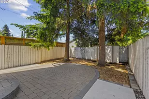 8733 N Dana Ave, Portland, OR 97203 - Photo 24