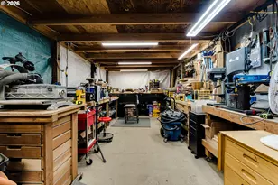 26718 Cantrell Rd, Eugene, OR 97402 - Photo 32