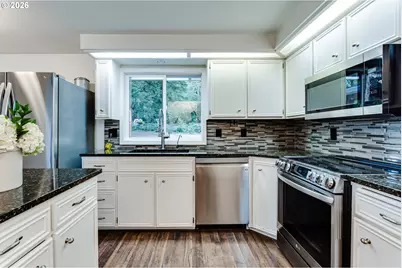 26718 Cantrell Rd, Eugene, OR 97402 - Photo 12