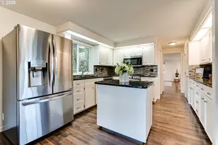 26718 Cantrell Rd, Eugene, OR 97402 - Photo 10