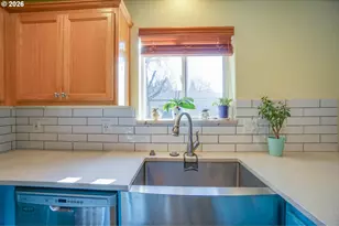 12409 NE 42nd St, Vancouver, WA 98682 - Photo 14