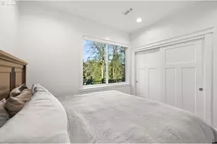 17051 SE Manley St, Portland, OR 97236 - Photo 34
