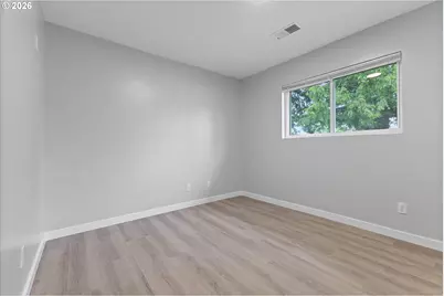 8930 SE Crystal Springs Blvd, Portland, OR 97266 - Photo 12