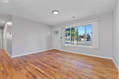 8930 SE Crystal Springs Blvd, Portland, OR 97266 - Photo 6