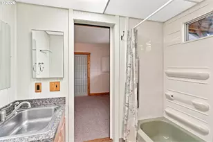 1800 Lakewood Ct, Eugene, OR 97402 - Photo 26