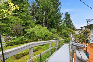 925 Oakway Dr, Coos Bay, OR 97420 - Photo 36