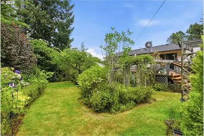 925 Oakway Dr, Coos Bay, OR 97420 - Photo 42