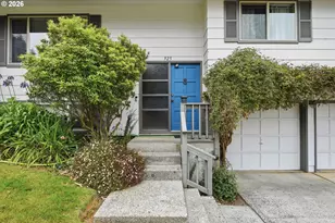 925 Oakway Dr, Coos Bay, OR 97420 - Photo 8