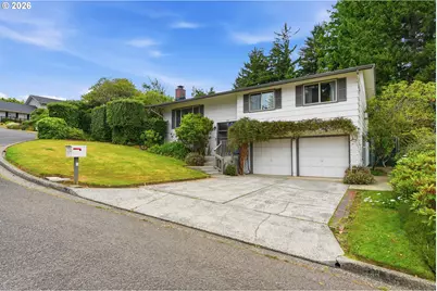 925 Oakway Dr, Coos Bay, OR 97420 - Photo 2