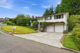925 Oakway Dr, Coos Bay, OR 97420 - Photo 2