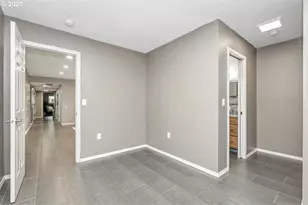 16175 SW Royalty Pkwy, King City, OR 97224 - Photo 18