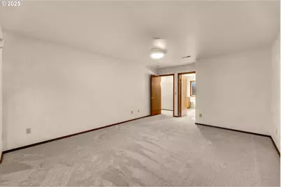 13107 SE 26th St, Vancouver, WA 98683 - Photo 38