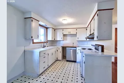 8868 SE Owen Dr, Happy Valley, OR 97086 - Photo 20