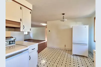 8868 SE Owen Dr, Happy Valley, OR 97086 - Photo 18