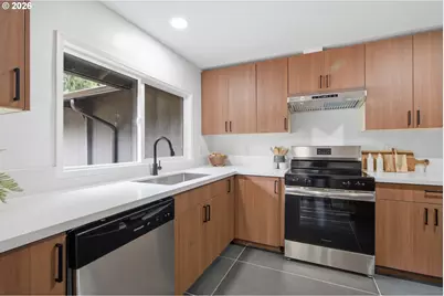 7185 SW Leslie St, Portland, OR 97223 - Photo 8