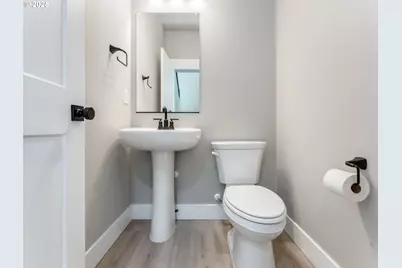 2205 NW 69th St, Vancouver, WA 98660 - Photo 8