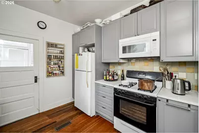 2204 NE 7th Ave, Portland, OR 97212 - Photo 10