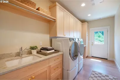 28356 Siesta Ln, Eugene, OR 97402 - Photo 36
