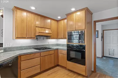 561 NW Evans St, Sheridan, OR 97378 - Photo 4