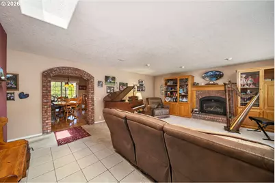 200 SE Crestview Ln, Madras, OR 97741 - Photo 4