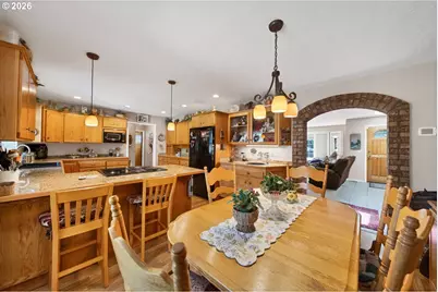 200 SE Crestview Ln, Madras, OR 97741 - Photo 8