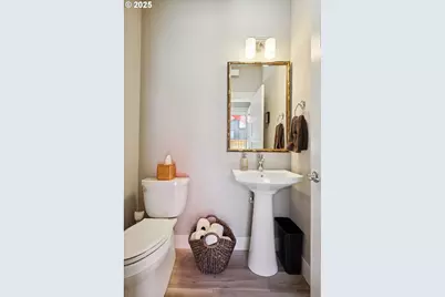 1250 29th St, Hood River, OR 97031 - Photo 18