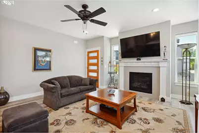 1250 29th St, Hood River, OR 97031 - Photo 8