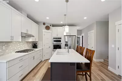 1250 29th St, Hood River, OR 97031 - Photo 14