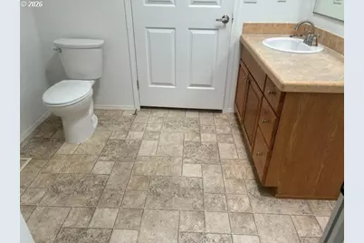 926 Fulton Ave, Coos Bay, OR 97420 - Photo 18