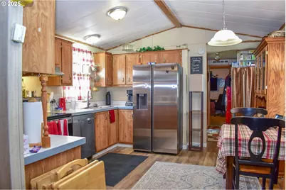 4425 W Main St #31, Medford, OR 97501 - Photo 2